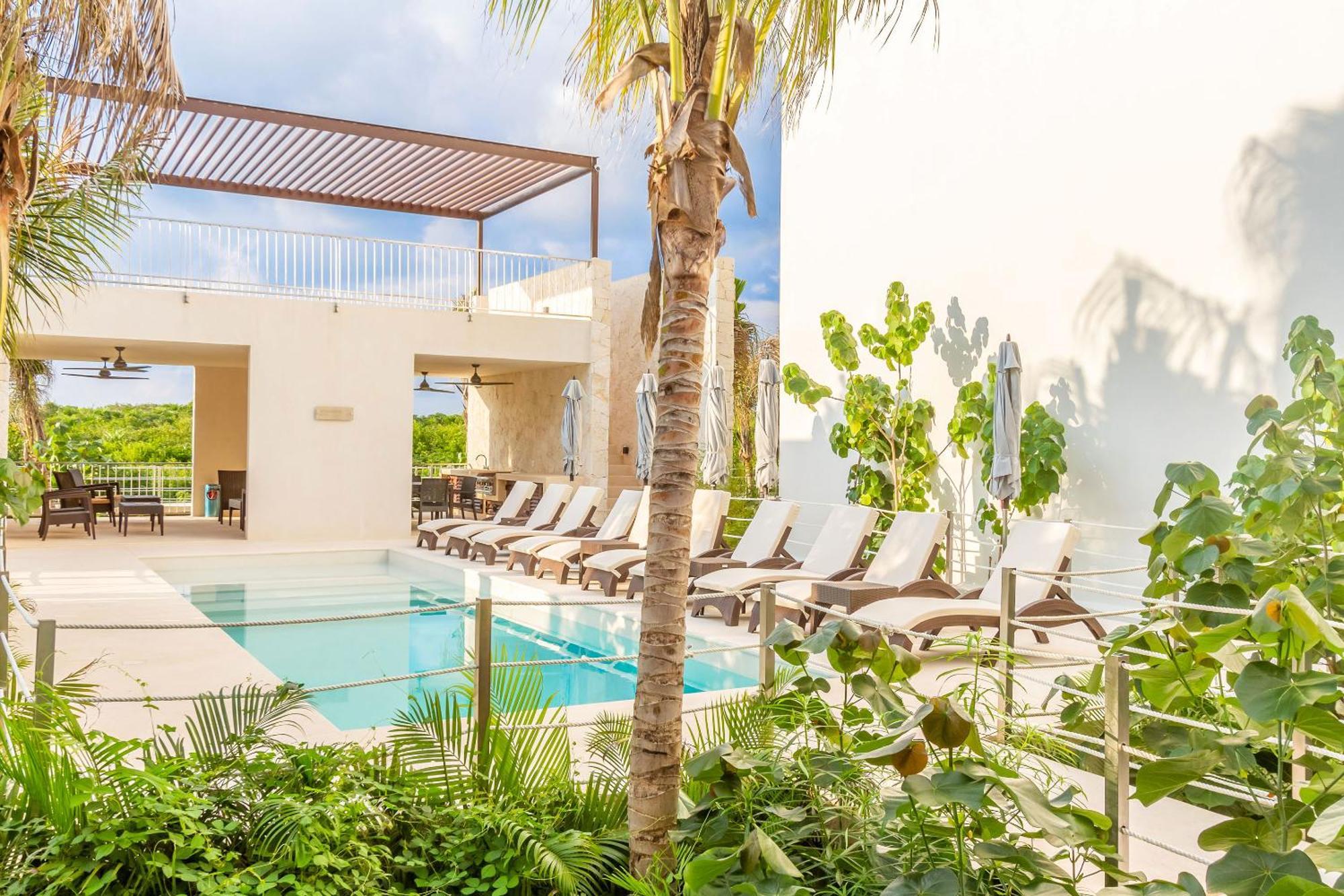 Santamar By Tao Beach Condos With Pool & Walk To Ocean Акумаль Екстер'єр фото