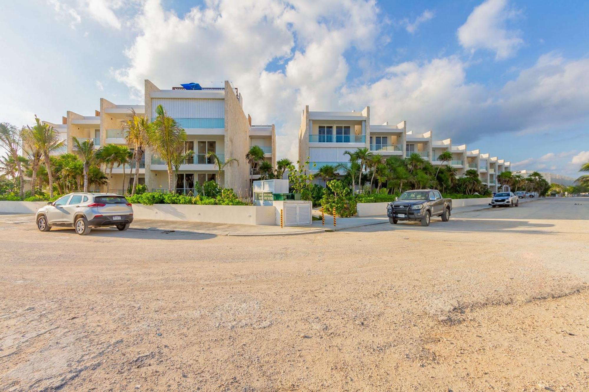 Santamar By Tao Beach Condos With Pool & Walk To Ocean Акумаль Екстер'єр фото